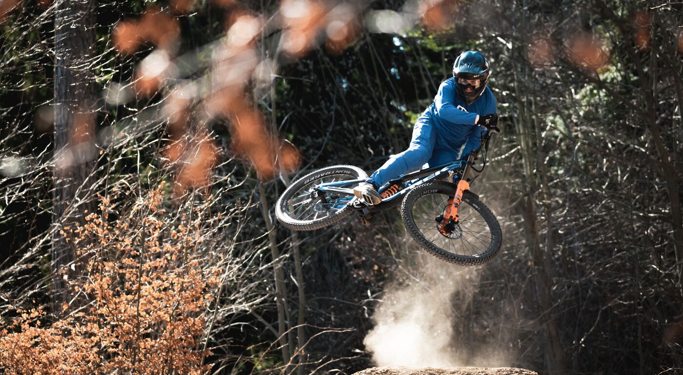 Dirt jump online trail